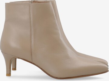 Bianco Ankle Boots in Braun