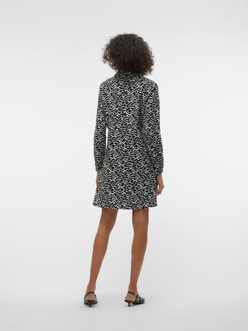 Robe-chemise 'SISSI' VERO MODA en noir