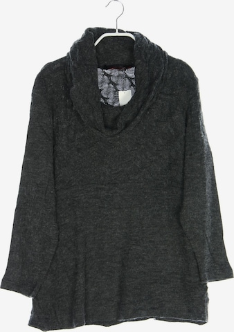 Sandro Ferrone Sweater & Cardigan in S in Grey: front