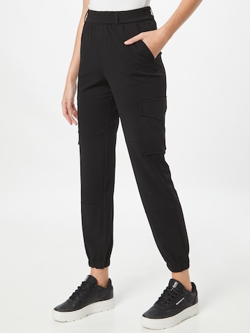 Effilé Pantalon cargo 'CATIA' JDY en noir : devant