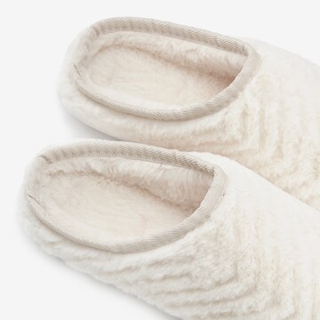 VIVANCE Slippers in Beige