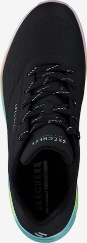 Baskets basses SKECHERS en noir