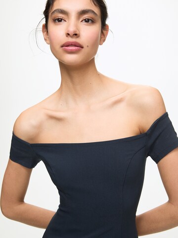 Robe Pull&Bear en bleu
