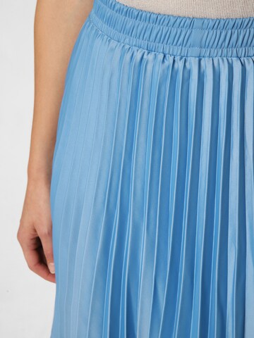 Marie Lund Rok in Blauw