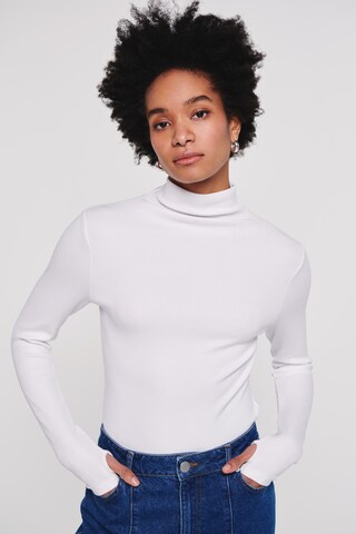 Aligne Shirt 'Hinnifer' in White: front