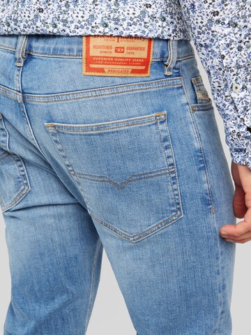 DIESEL Regular Jeans 'LUSTER' in Blau