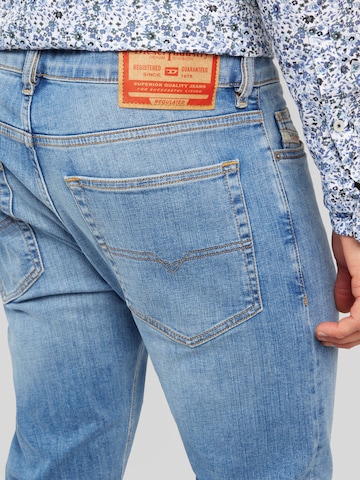 DIESEL Regular Jeans 'LUSTER' in Blau