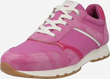 Baskets basses MUSTANG en rose : devant