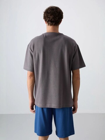 Tommy Life T-Shirts in Grau
