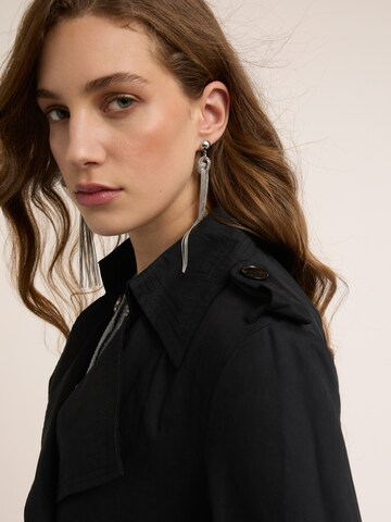 Cappotto invernale di MOTIVI in nero