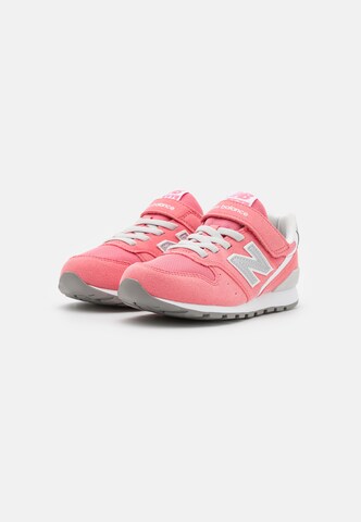 Sneaker '996' de la new balance pe roz