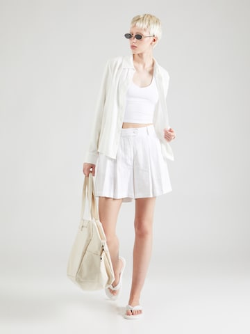 Sisley Wide Leg Shorts in Weiß