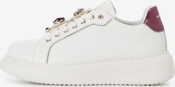 Sneaker bassa di CAFè NOIR in bianco: frontale