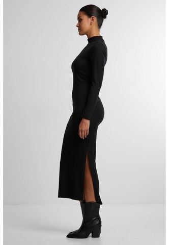 Robe Urban Classics en noir
