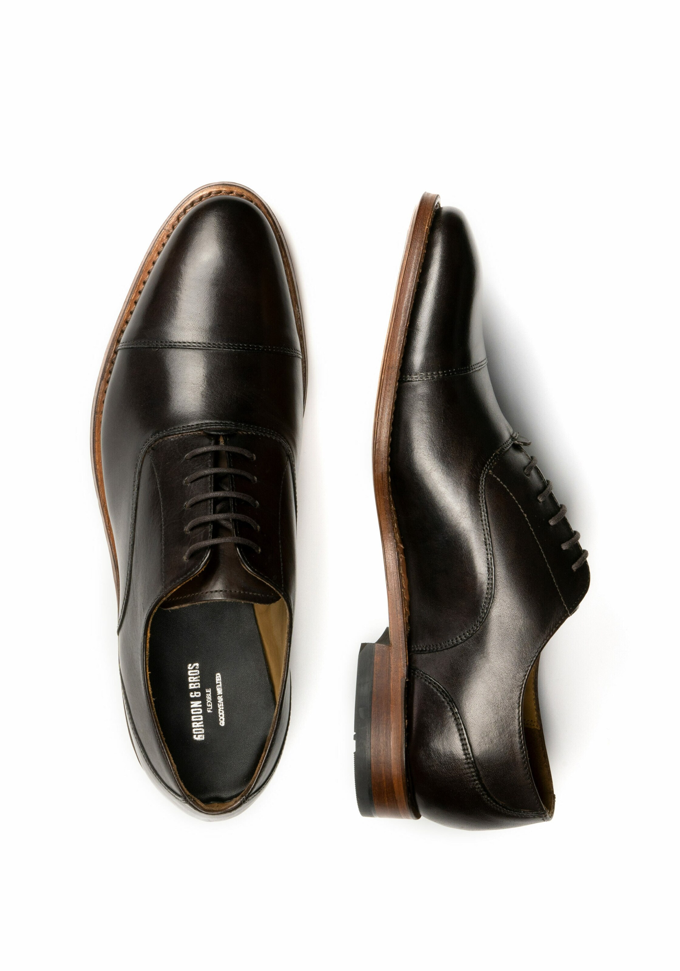 Gordon & Bros - Sapato com atacadores em preto