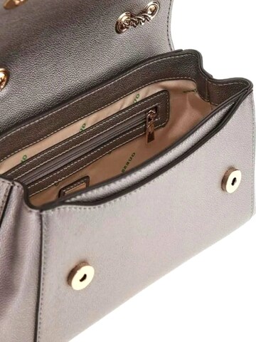 GUESS Kézitáska 'Guess Sac Bandoulière Eco Ali Luxury Satch Pewter' - ezüst