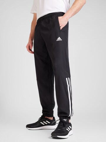 ADIDAS SPORTSWEAR Treenipuku värissä musta