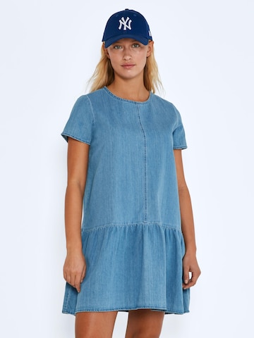 Robe Noisy may en bleu : devant