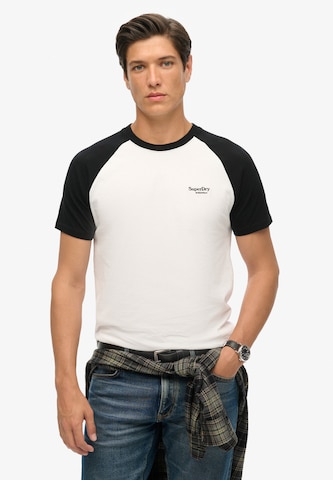 T-Shirt 'ESSENTIAL' Superdry en blanc : devant