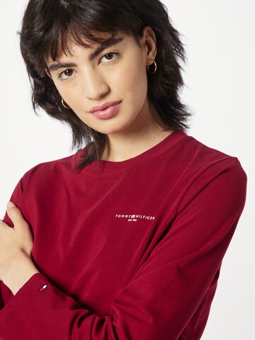 TOMMY HILFIGER Tričko '1985' – červená