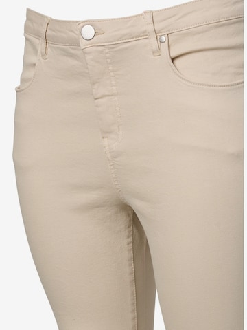 Zizzi - Slimfit Vaquero 'Amy' en beige