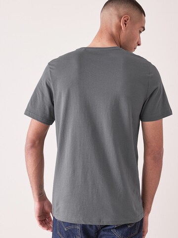 Next Bluser & t-shirts i grå