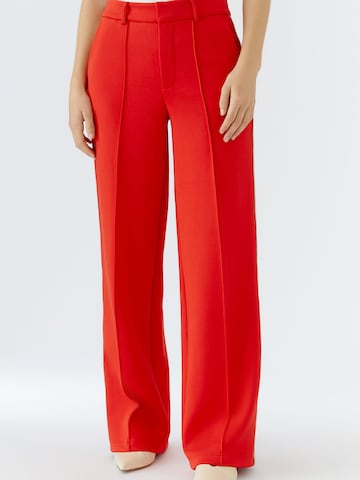 OUI Loose fit Pleat-front trousers in Red: front