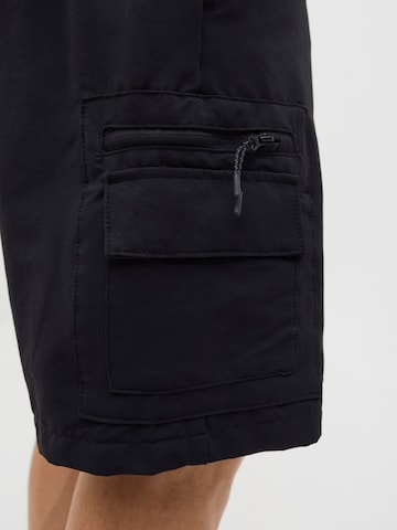 Loosefit Pantaloni cargo di JACK & JONES in nero