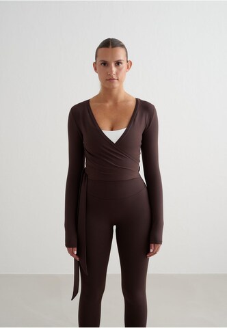 Aim'n Strickjacke in Braun: Vorderseite