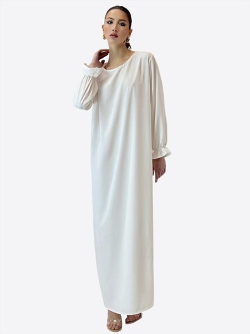 Elara Kleid in Weiß: Vorderseite