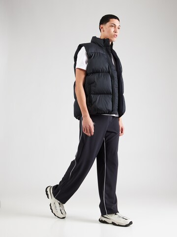 UNDER ARMOUR Loosefit Sportsbukser i sort