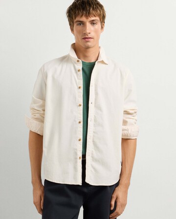 Pepe Jeans - Ajuste regular Camisa 'RIVER' en blanco: frente