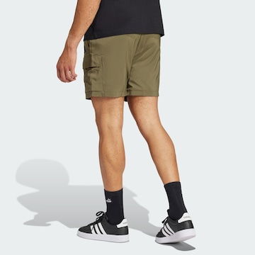 ADIDAS SPORTSWEAR regular Παντελόνι φόρμας 'Essentials' σε πράσινο