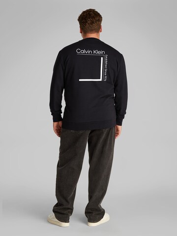 Calvin Klein Big & Tall Μπλούζα φούτερ σε μαύρο: μπροστά