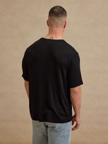 DAN FOX APPAREL Футболка 'Jayden' в Черный