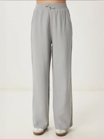 Completo pantalone di Happiness İstanbul in grigio