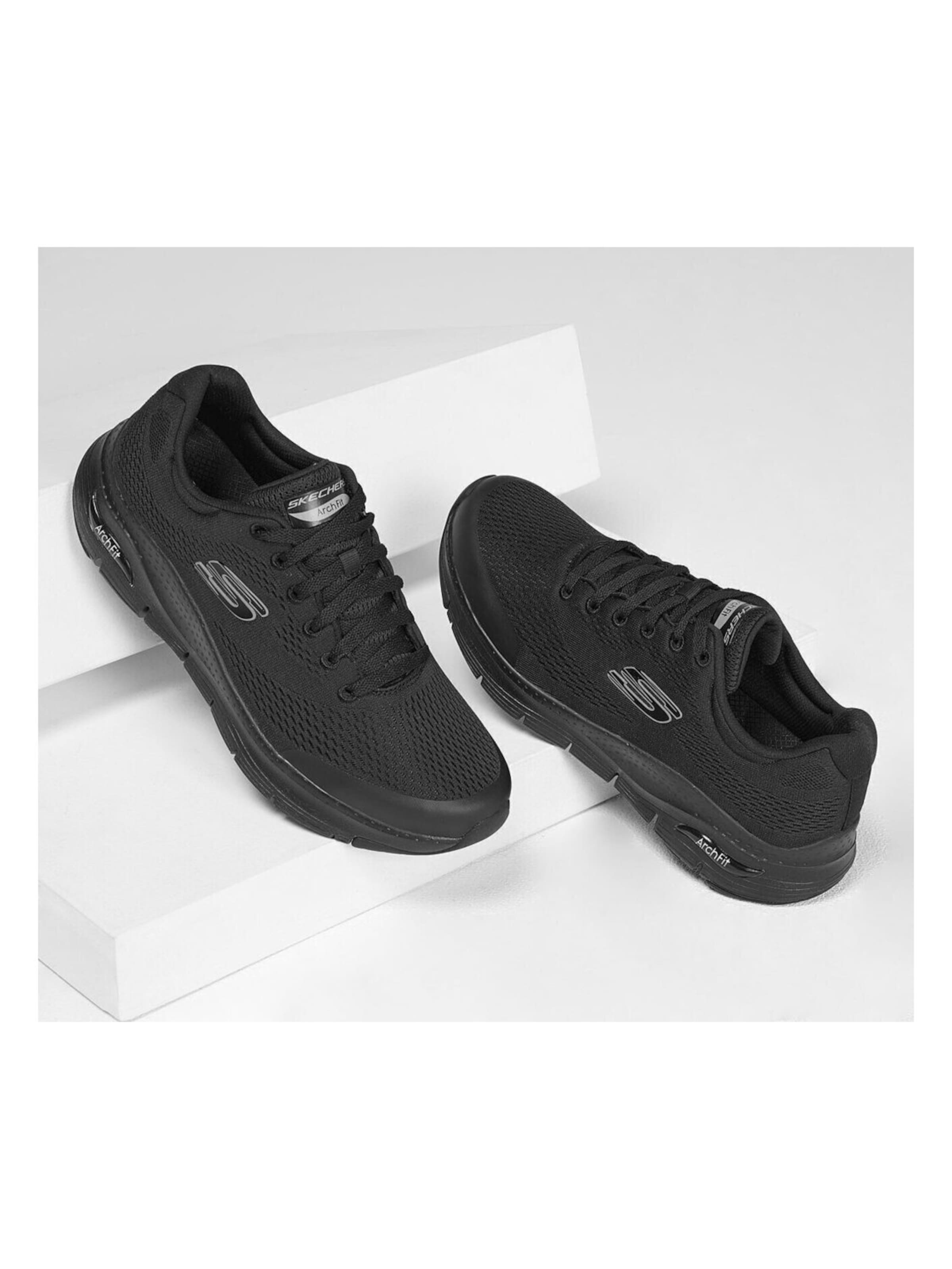 SKECHERS - Calzado deportivo 'Skechers Arch Fit' en negro