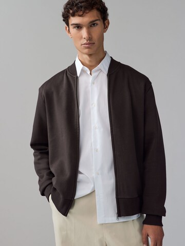 Next - Sudadera con cremallera en marrón: frente