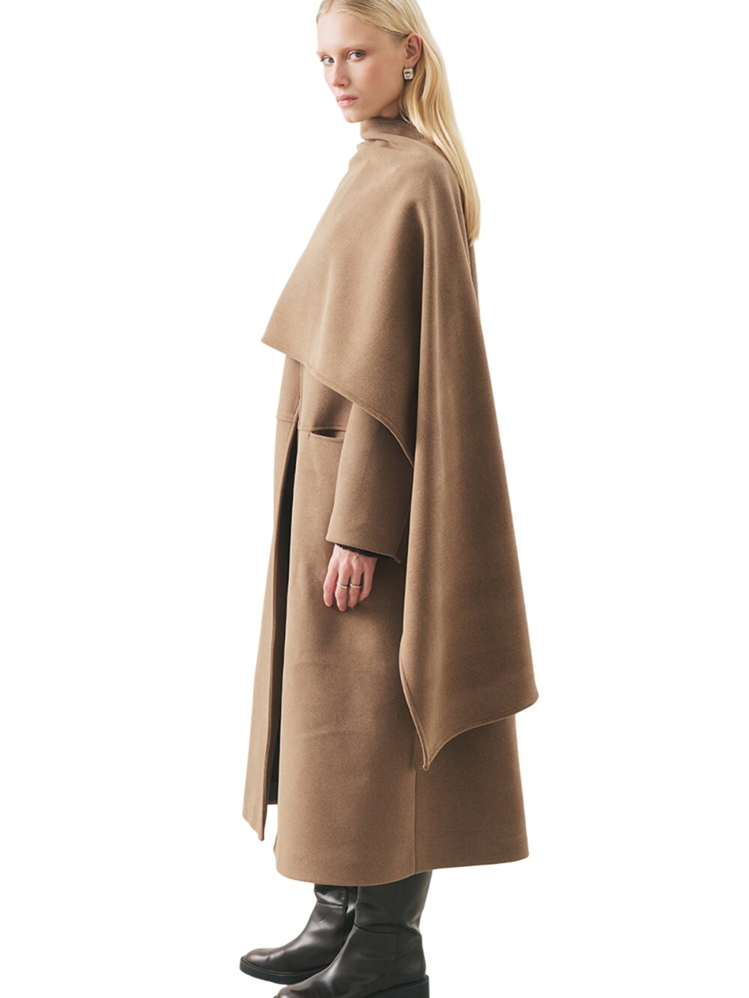 MANUKA Between-seasons coat in Brown