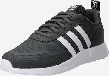 ADIDAS ORIGINALS - Sapatilhas 'Multix' em cinzento: frente