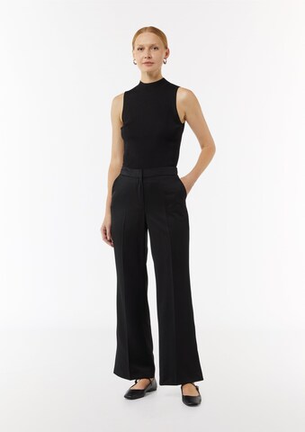 COMMA Flared Pleated Pants in Black: front