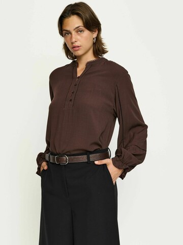 Soft Rebels Blouse 'Edwina' in Bruin: voorkant