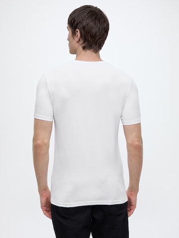 T-Shirt 'CORE' GUESS en blanc