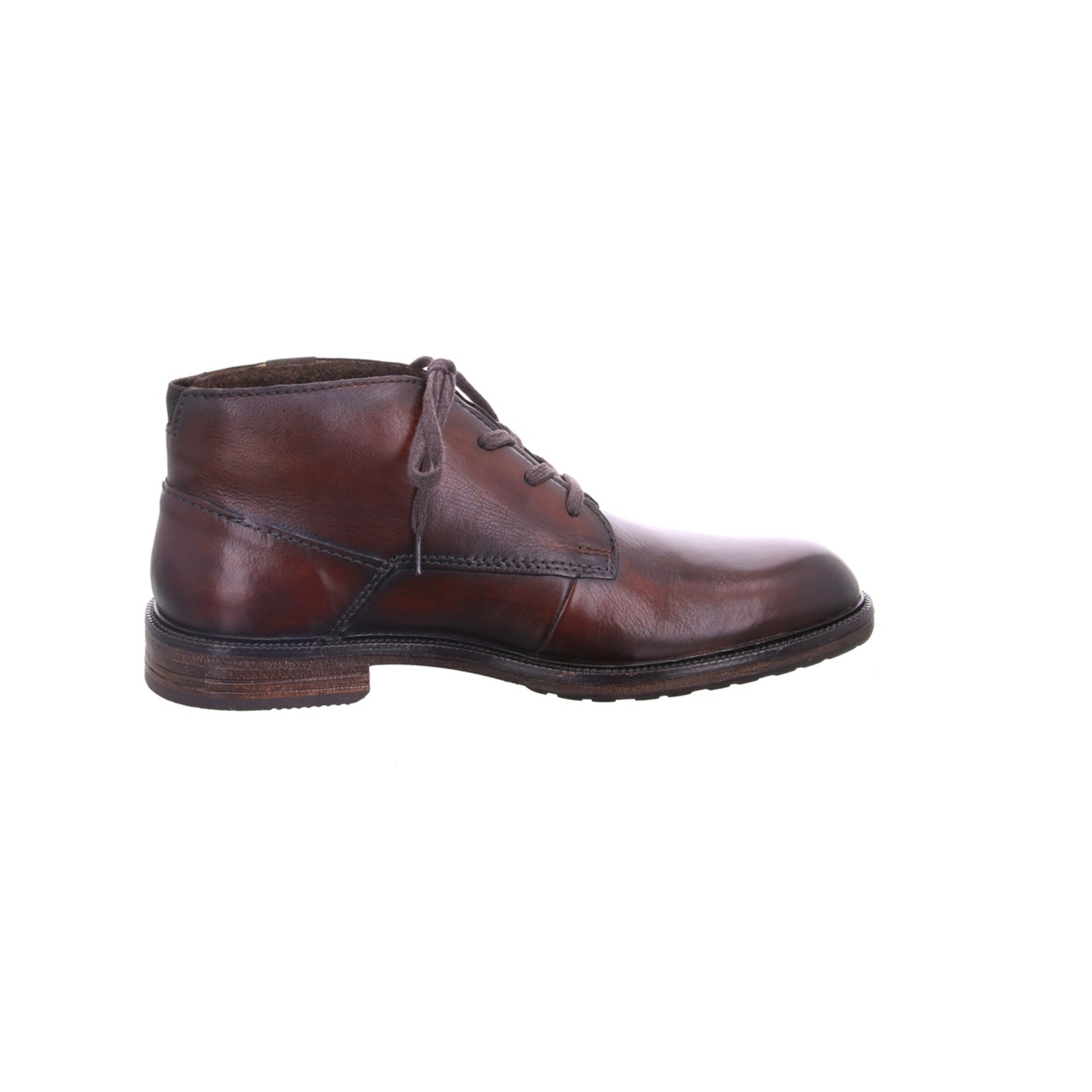 bugatti Chukka Boots in Brown