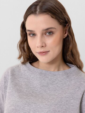 Jacey Quinn - Sudadera 'Elsa' en gris