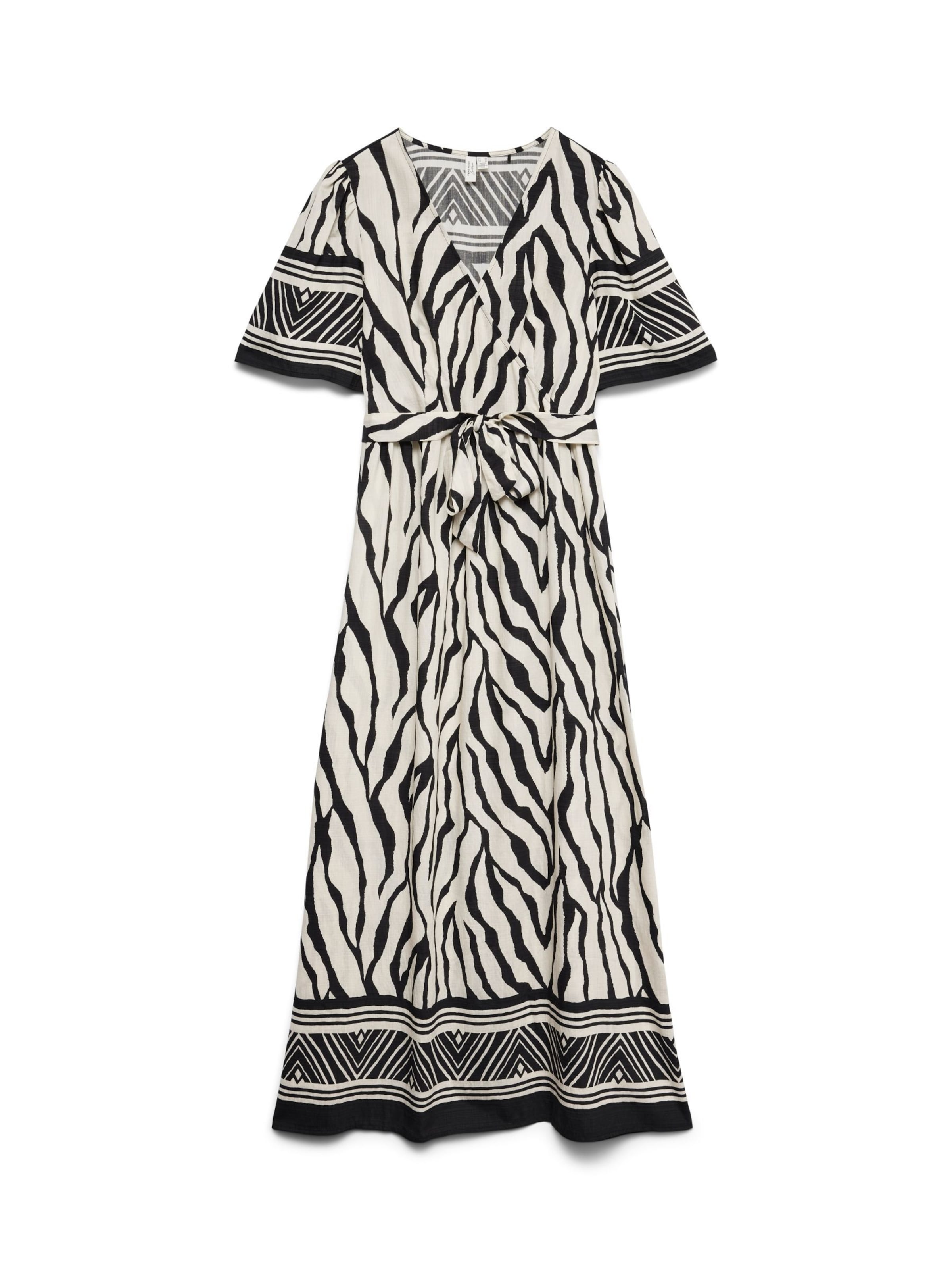 Vero Moda Curve - Vestido 'VMCKamille' en negro: frente