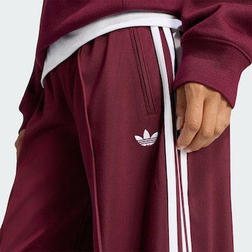 ADIDAS ORIGINALS - Barrel Pantalón 'Firebird' en rojo