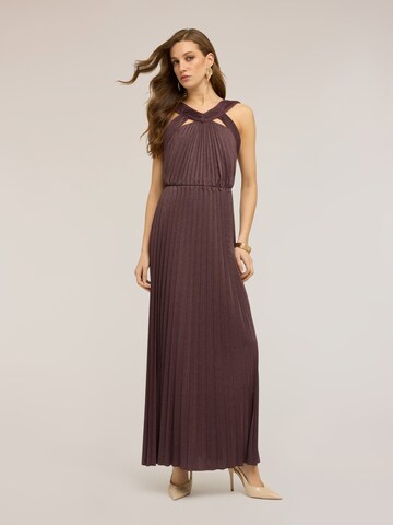 Robe MOTIVI en rouge : devant