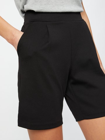 regular Pantaloni con pieghe 'Kate' di ICHI in nero