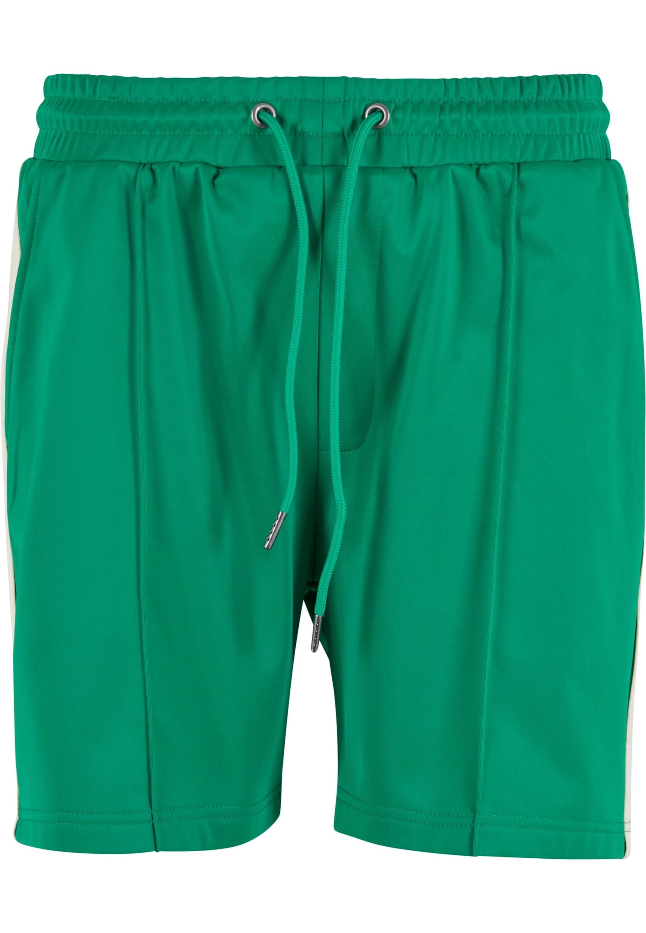 Regular Pantalon Urban Classics en vert : devant